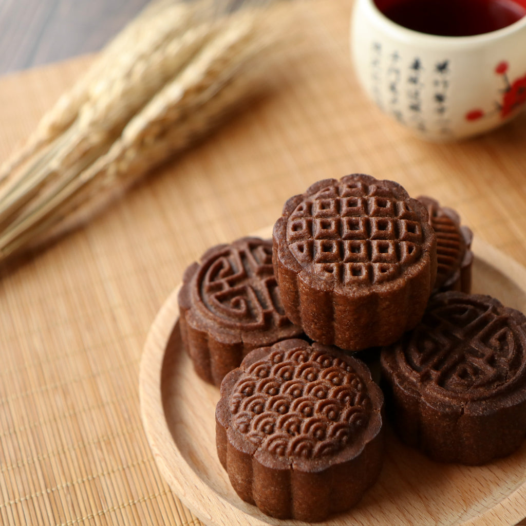 Sea Salt Dark Chocolate Lava Custard Mooncake